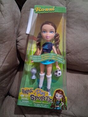 Bratz Play Sportz Slammin' Soccer Roxxi Roxy Fashion Doll MGA Entertainment